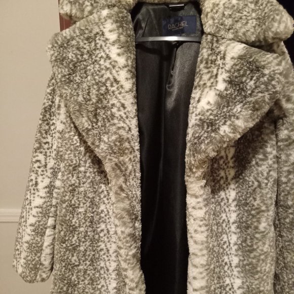 Faux fur coat - Picture 1 of 4